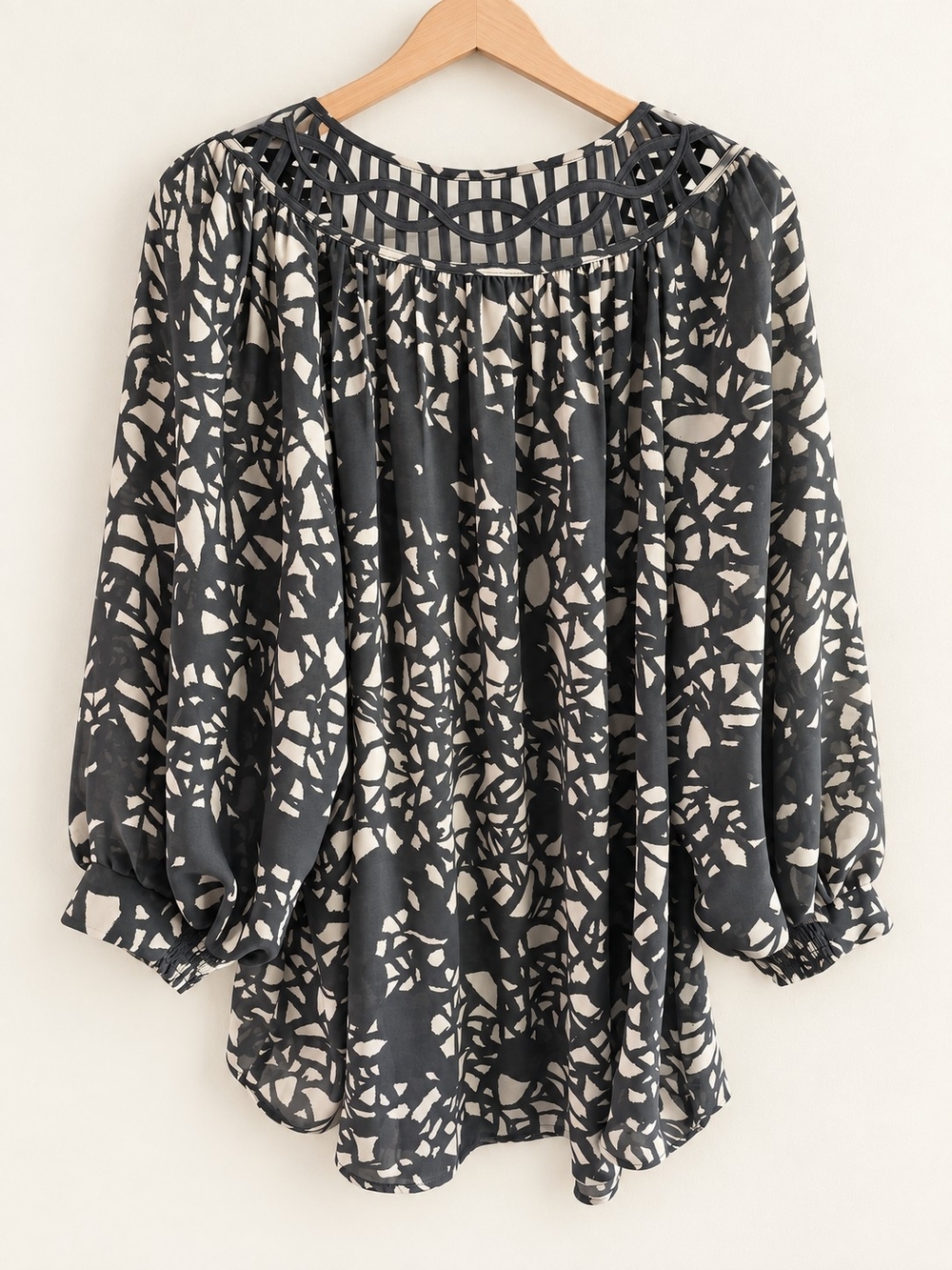 daniel rainn Black & White Printed Women's Top - Picture 5 of 6